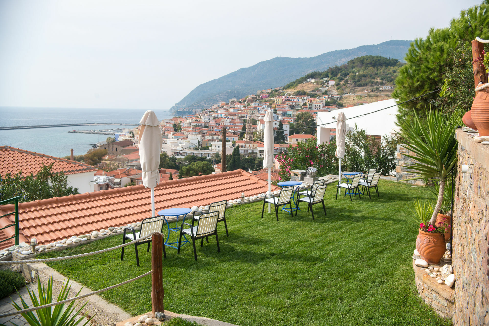 Maria Plomari Apartments Exterior photo